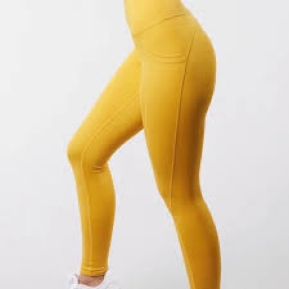 XS Yellow BuffBunny legging with pocket NwT